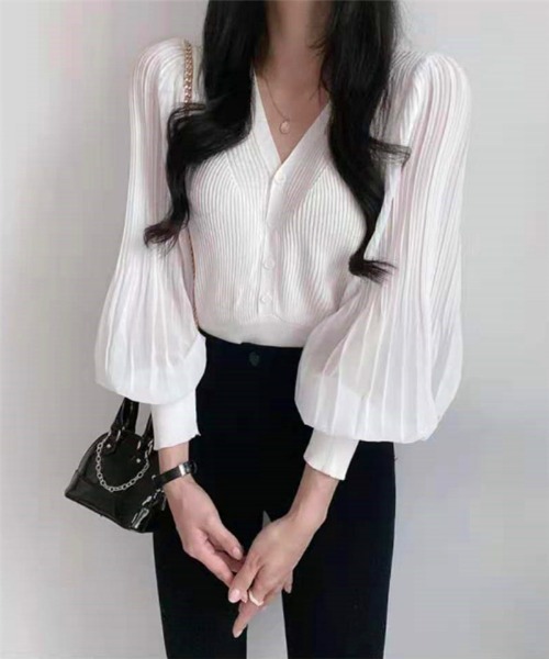 MAISON DE THERESE（メゾン ド テレーズ）の「ボリューム袖　ニットトップス（ニット/セーター・レディース・ホワイト/ブラック・FREE）」の6枚目の写真