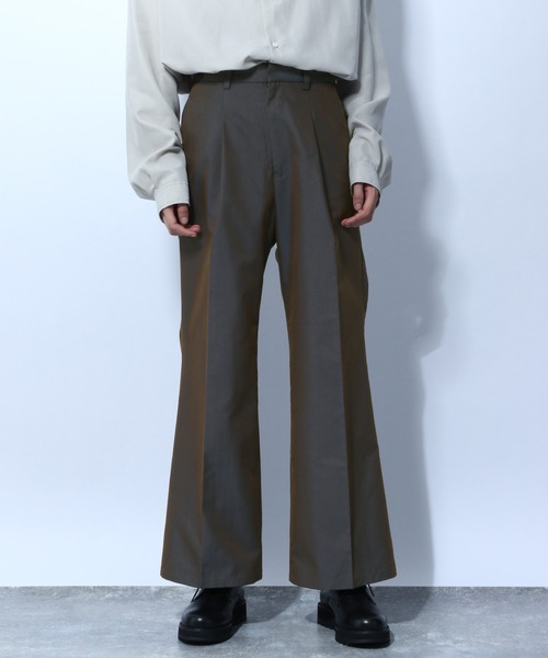 HARE（ハレ）の「シャイニーワイドフレアパンツ(HARE)（その他パンツ・メンズ・グレー系その他/ブラウン系その他・SMALL/MEDIUM）」の5枚目の写真