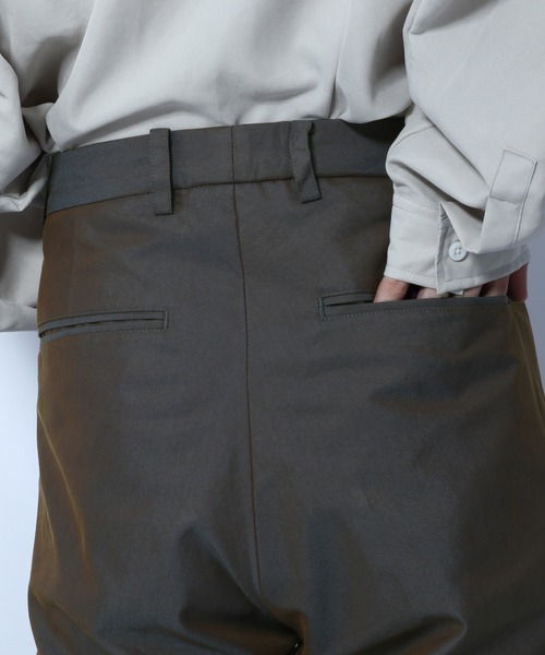 HARE（ハレ）の「シャイニーワイドフレアパンツ(HARE)（その他パンツ・メンズ・グレー系その他/ブラウン系その他・SMALL/MEDIUM）」の4枚目の写真