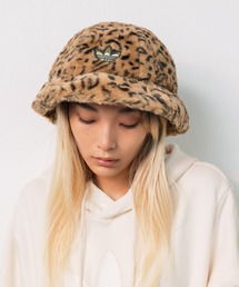 adidas（アディダス）の「adidas/アディダス HERI SPRT BUCKET HAT レオパード柄 エコファー バケットハット（ハット・メンズ）」