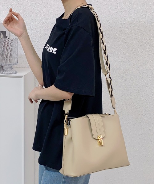 Valluat | MARENNE BAG IVORY [正規品/関税込] セール】バケットタイプ ショルダーバッグ（ショルダーバッグ