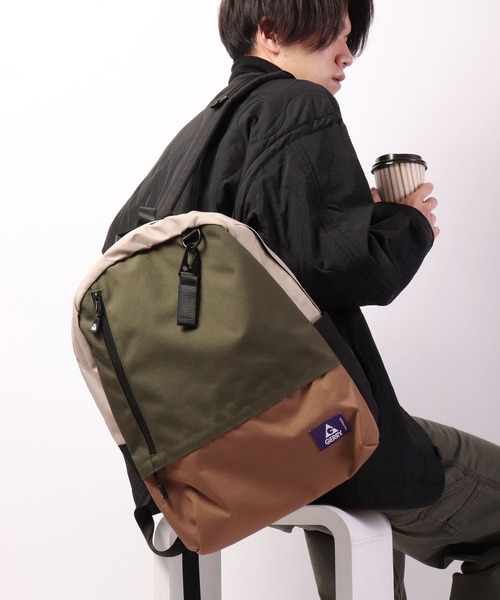 GERRY（ジェリー）の「GERRY はっ水加工 サスティナブル リプリーブ リュックサック デイバッグ  男女兼用（バックパック/リュック・メンズ・ブラック/ベージュ/カーキ/マルチ・FREE）」の4枚目の写真