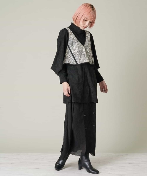 A de a.v.v（アードアー・ヴェ・ヴェ）の「（SET UP対応/2点セット）2WAYレースベスト×プチハイネックスウェードブラウス（シャツ/ブラウス・レディース・ライトピンク/ブラック・36/38）」の3枚目の写真
