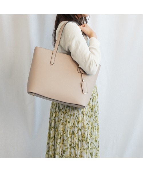 Jewelna Rose(ジュエルナローズ)の「トートバッグ ダニエラ A4ジャストサイズ(トートバッグ・レディース・ライトグレー/ブラック/スモークピンク/アイボリー/アッシュブラウン/チャコールグレー/ホワイト/ダークグレー・FREE)」の12枚目の写真