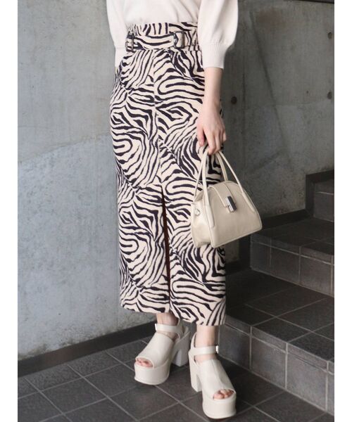 MURUA（ムルーア）の「コルセットベルトペンシルスカート（スカート・レディース・ブラック/グリーン/アイボリー/その他1・1/2）」の4枚目の写真