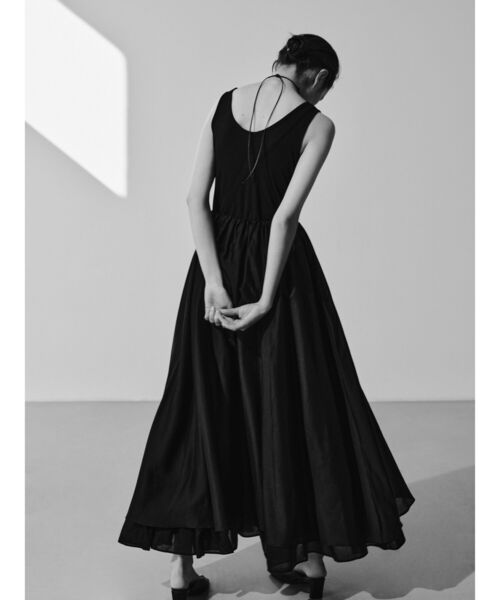 Ray BEAMS（レイビームス）の「RBS / イソザイ キリカエ タンク ワンピース（ワンピース・レディース・ダークブラウン/ブラック・ONE SIZE）」の11枚目の写真