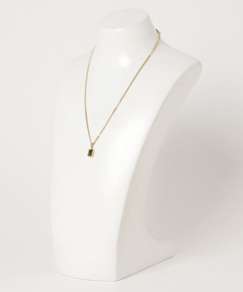 9ban（キューバン）の「【9ban】キューバン/ Emerald stone necklace（ネックレス・レディース・ゴールド・FREE）」の2枚目の写真