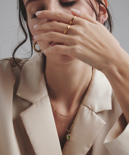 9ban（キューバン）の「【9ban】キューバン/ Emerald stone necklace（ネックレス・レディース・ゴールド・FREE）」の4枚目の写真