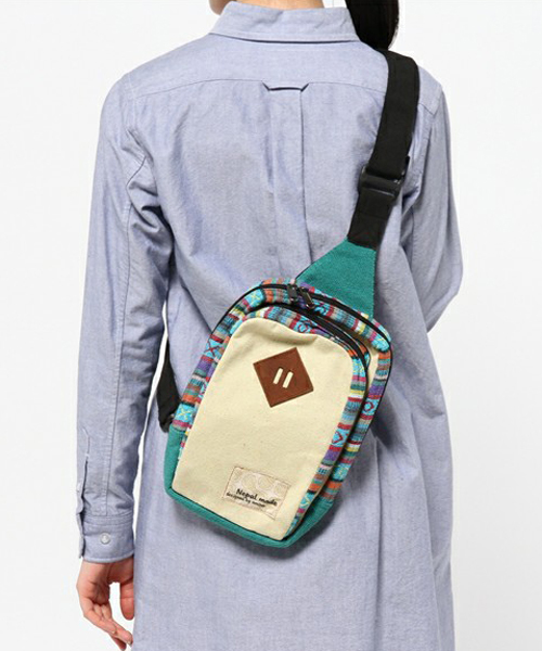 チャイハネ（チャイハネ）の「【チャイハネ】カラフルボーダーボディバッグ（ボディバッグ/ウエストポーチ・メンズ・グリーン/オフホワイト/イエロー/レッド/ライトグリーン/ブルー/マスタード/パープル・FREE）」の2枚目の写真