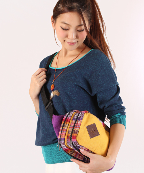 チャイハネ（チャイハネ）の「【チャイハネ】カラフルボーダーボディバッグ（ボディバッグ/ウエストポーチ・メンズ・グリーン/オフホワイト/イエロー/レッド/ライトグリーン/ブルー/マスタード/パープル・FREE）」の7枚目の写真