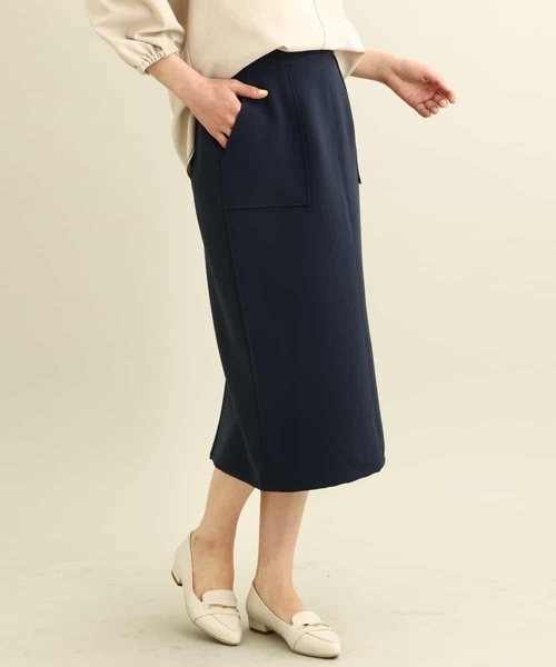 a.v.v（アーヴェヴェ）の「カノコストレッチナロースカート（スカート・レディース・アイボリー/ネイビー・34/36/38/40/42）」の2枚目の写真