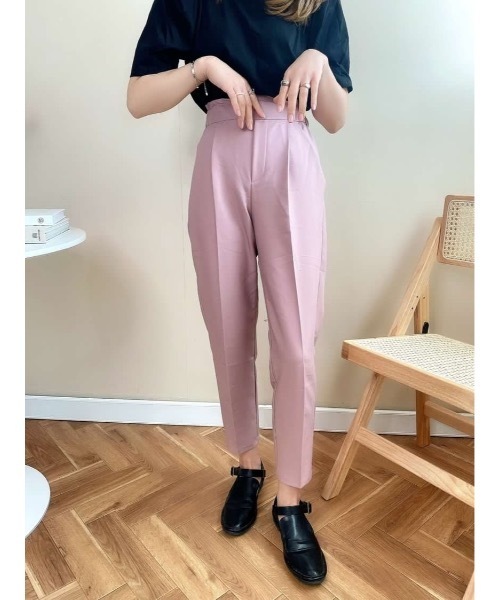 ANOTHER S（アナザーエス）の「フロントタックテーパードパンツ（スーツパンツ・レディース・ブラック/グレイッシュベージュ/サンドベージュ/グリーン/ラベンダー/イエロー/オレンジ/ネイビー/ブルーパープル/ピンク・M/L/S）」の9枚目の写真