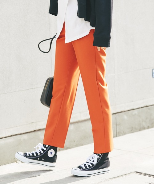 フロントタックテーパードパンツ