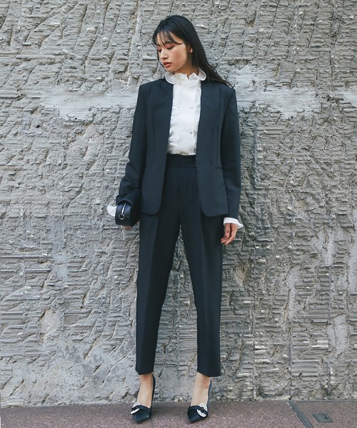 ANOTHER S（アナザーエス）の「フロントタックテーパードパンツ（スーツパンツ・レディース・ブラック/グレイッシュベージュ/サンドベージュ/グリーン/ラベンダー/イエロー/オレンジ/ネイビー/ブルーパープル/ピンク・M/L/S）」の20枚目の写真