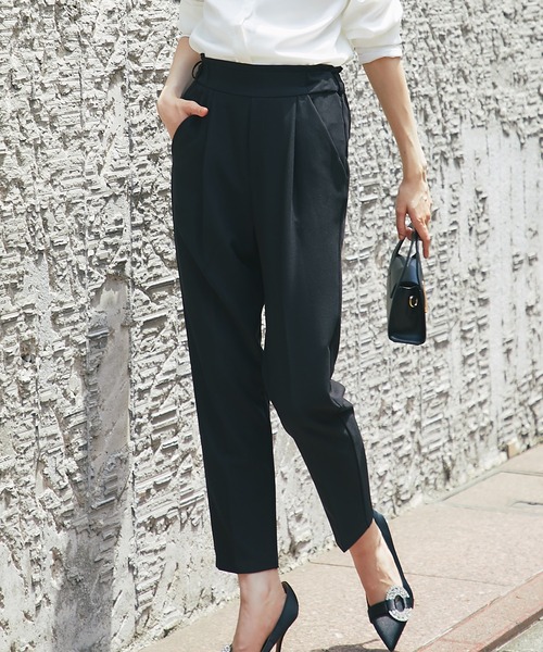 ANOTHER S（アナザーエス）の「フロントタックテーパードパンツ（スーツパンツ・レディース・ブラック/グレイッシュベージュ/サンドベージュ/グリーン/ラベンダー/イエロー/オレンジ/ネイビー/ブルーパープル/ピンク・M/L/S）」の22枚目の写真