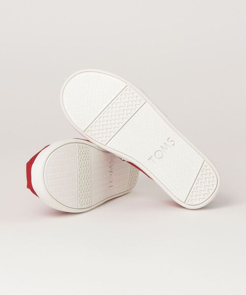 TOMS（トムス）の「レッド キャンバス ユース アルパルガータ（スリッポン・キッズ・レッド・19.5cm/18.5cm/21.5cm/20.5cm/19.0cm/21.0cm/20.0cm/18.0cm）」の3枚目の写真