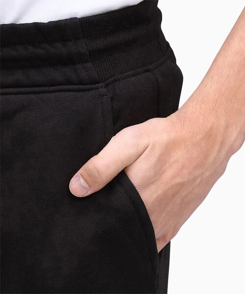 Calvin Klein(カルバン・クライン)の「ドローストリングスウェットパンツ(その他パンツ・メンズ・ブラック/ブラウン・XS/S/M/L/XXS)」の12枚目の写真