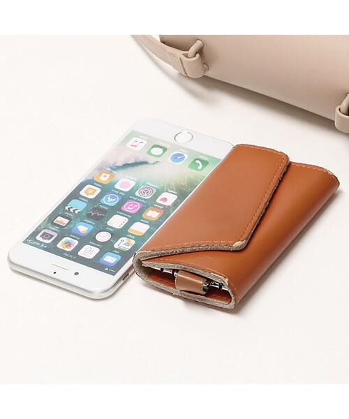 LACOSTE（ラコステ）の「アメリア レザーショルダーバッグ（ショルダーバッグ・レディース・ピンクベージュ/バーガンディー・FREE）」の11枚目の写真