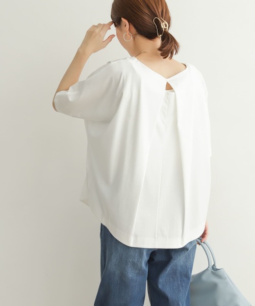 URBAN RESEARCH DOORS（アーバンリサーチドアーズ）の「バックタックドルマンカットソー（Tシャツ/カットソー・レディース・ブラック/オフホワイト/ブルー・MEDIUM）」の6枚目の写真