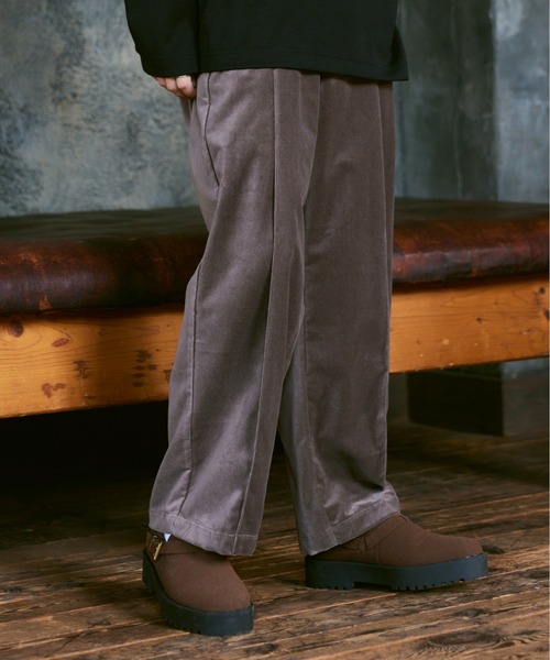 CASPER JOHN(キャスパージョン)の「Velour tapered slacks/ベロアテーパードスラックス(スラックス・メンズ・マスタード/グリーン/グレイッシュベージュ/ブラック・SMALL/MEDIUM/LARGE)」の7枚目の写真