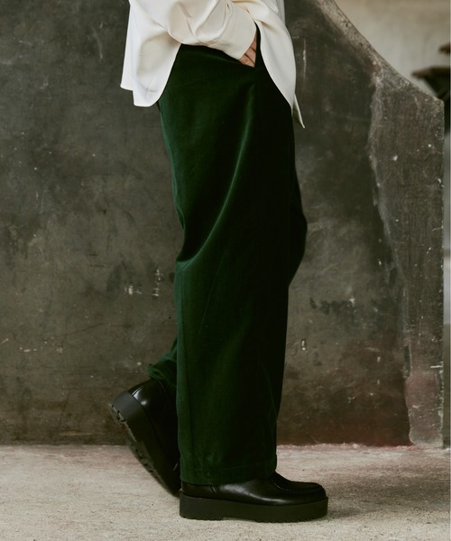 CASPER JOHN(キャスパージョン)の「Velour tapered slacks/ベロアテーパードスラックス(スラックス・メンズ・マスタード/グリーン/グレイッシュベージュ/ブラック・SMALL/MEDIUM/LARGE)」の14枚目の写真