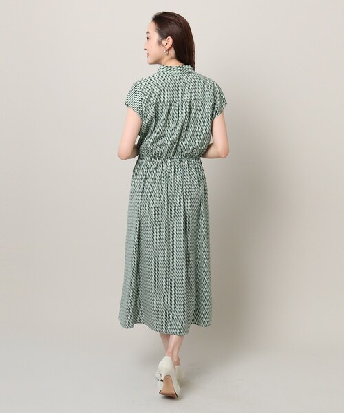 美品 アンタイトル ビンテージ風ジオメ柄 ボウタイワンピース ブラック