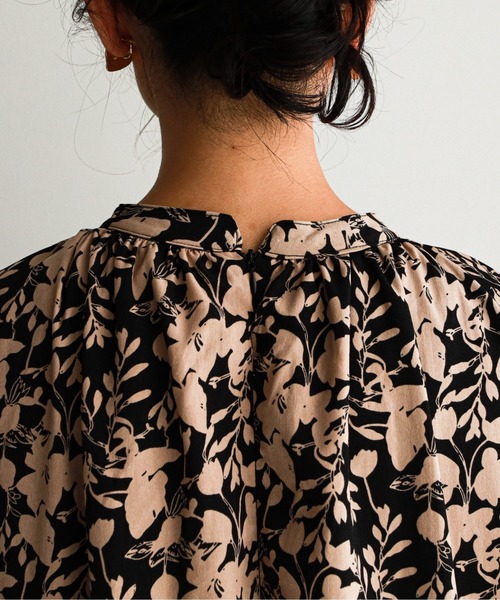 feepur（フェピュール）の「スタンドカラークラシカルフラワーワンピース（ワンピース・レディース・オフホワイト/ブラック/ブラウン・MEDIUM）」の6枚目の写真