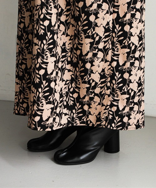 feepur（フェピュール）の「スタンドカラークラシカルフラワーワンピース（ワンピース・レディース・オフホワイト/ブラック/ブラウン・MEDIUM）」の8枚目の写真