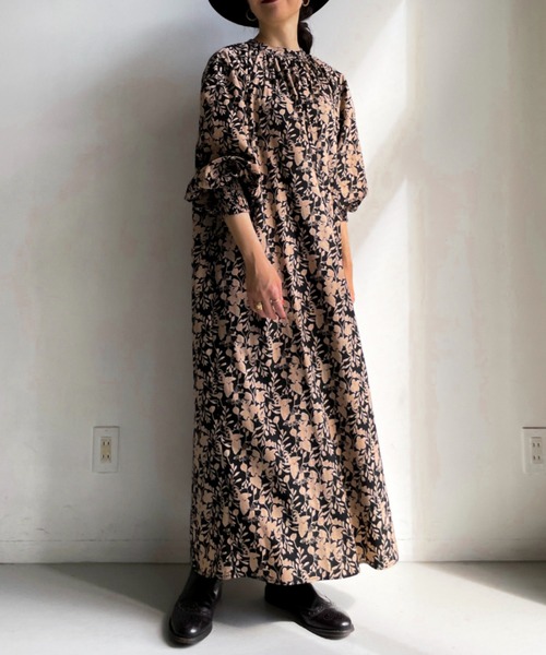 feepur（フェピュール）の「スタンドカラークラシカルフラワーワンピース（ワンピース・レディース・オフホワイト/ブラック/ブラウン・MEDIUM）」の15枚目の写真