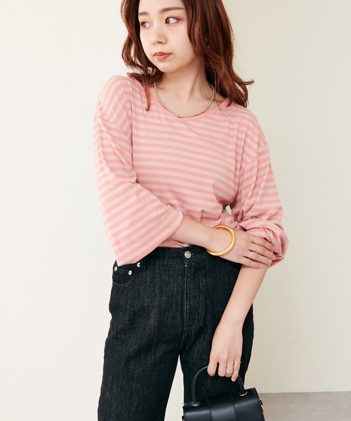 natural couture(ナチュラルクチュール)の「WEB限定/2022AWアイテム/デコルテラインぽわ袖ボーダートップス(Tシャツ/カットソー・レディース・ブラック/ブラウン/ピンク/ピンク系その他・FREE)」の11枚目の写真