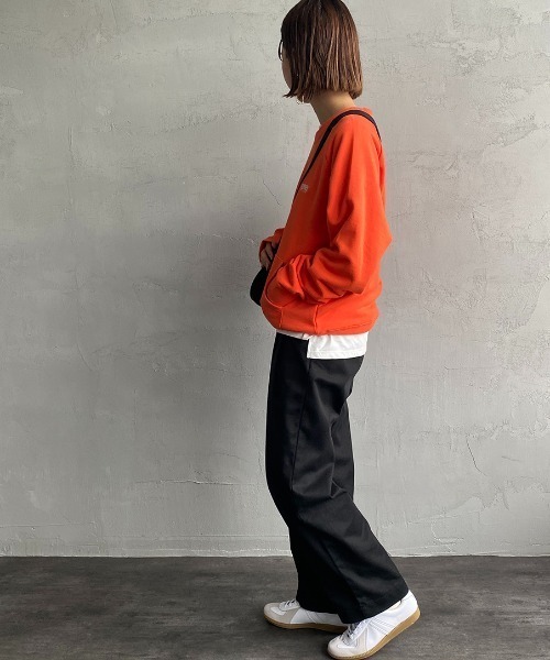 UNIVERSAL OVERALL（ユニバーサルオーバーオール）の「[UNIVERSAL OVERALL/ユニバーサルオーバーオール] 別注 ワンポイント刺繍 ラグランスリーブスウェット（スウェット・レディース・ブラック/グレー/ダークグリーン/ブルー/オレンジ・F）」の20枚目の写真
