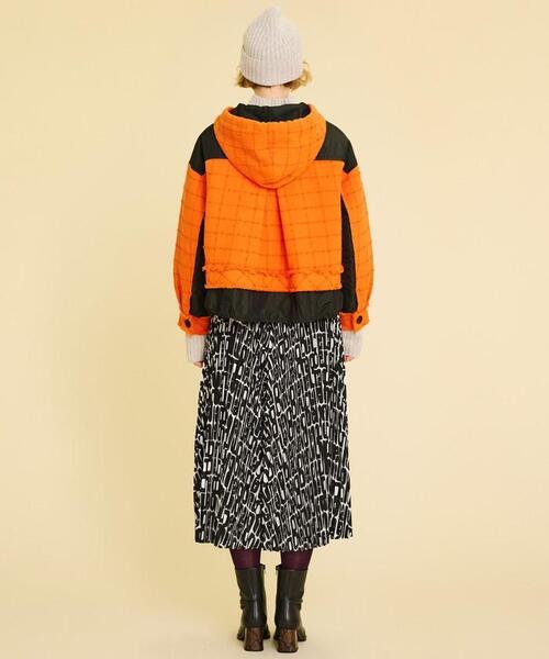 LANVIN en Bleu（ランバンオンブルー）の「タフタコンビ中わたブルゾン（ダウンジャケット/コート・レディース・グレー/オレンジ・38）」の7枚目の写真