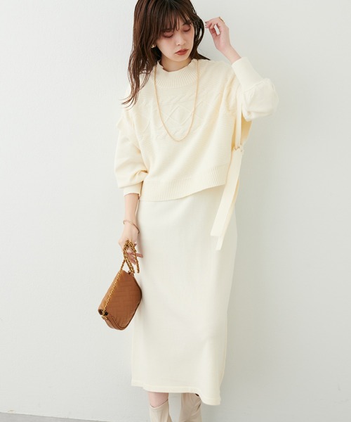 natural couture(ナチュラルクチュール)の「WEB限定/大人気リバイバル/ケーブルベスト×ニットワンピース(ワンピース・レディース・チャコールグレー/モカ/オフホワイト/ラベンダー・FREE)」の7枚目の写真