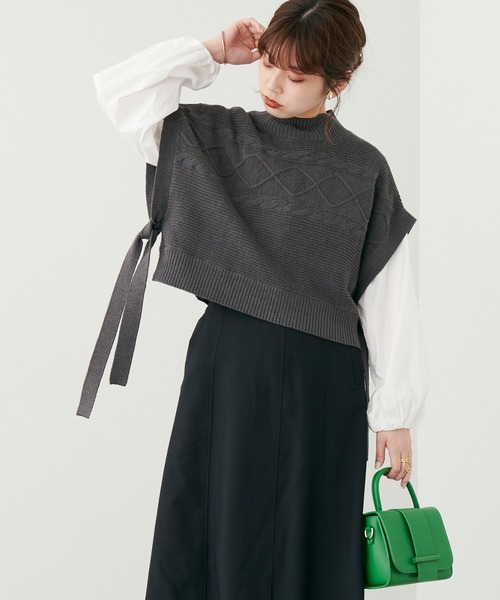 natural couture(ナチュラルクチュール)の「WEB限定/大人気リバイバル/ケーブルベスト×ニットワンピース(ワンピース・レディース・チャコールグレー/モカ/オフホワイト/ラベンダー・FREE)」の18枚目の写真