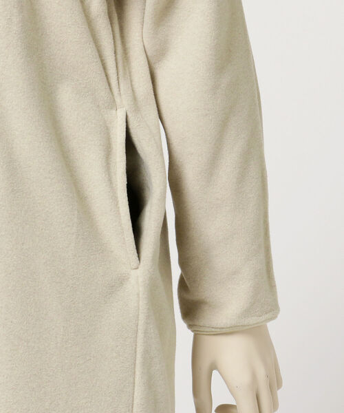 merrier BEAMS（メリアビームス）の「THE NORTH FACE / マタニティ マイクロフリース ワンピース 22（産前～産後対応）（ワンピース・レディース・オフホワイト/ブラック・SM/LXL）」の6枚目の写真