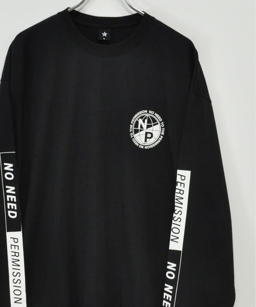 TRAP/U （トラップユー）の「16/-天竺 フロント & 袖 ロゴプリント コットン ロング Tシャツ TRAP/U（Tシャツ/カットソー・メンズ・パープル系その他/ホワイト/ブラック・L）」の2枚目の写真