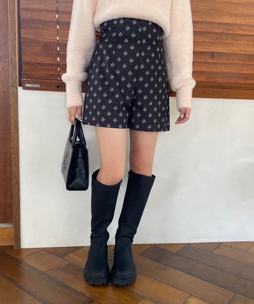 one after another NICE CLAUP(ワンアフターアナザーナイスクラップ)の「美シルエットでスタイルアップ。ハイウエストショートパンツ(その他パンツ・レディース・ブラック/ホワイト系その他/ブラック系その他・FREE)」の3枚目の写真