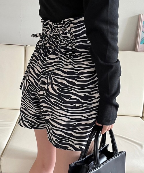 one after another NICE CLAUP(ワンアフターアナザーナイスクラップ)の「美シルエットでスタイルアップ。ハイウエストショートパンツ(その他パンツ・レディース・ブラック/ホワイト系その他/ブラック系その他・FREE)」の18枚目の写真