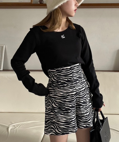 one after another NICE CLAUP(ワンアフターアナザーナイスクラップ)の「美シルエットでスタイルアップ。ハイウエストショートパンツ(その他パンツ・レディース・ブラック/ホワイト系その他/ブラック系その他・FREE)」の15枚目の写真