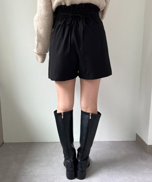 one after another NICE CLAUP(ワンアフターアナザーナイスクラップ)の「美シルエットでスタイルアップ。ハイウエストショートパンツ(その他パンツ・レディース・ブラック/ホワイト系その他/ブラック系その他・FREE)」の7枚目の写真