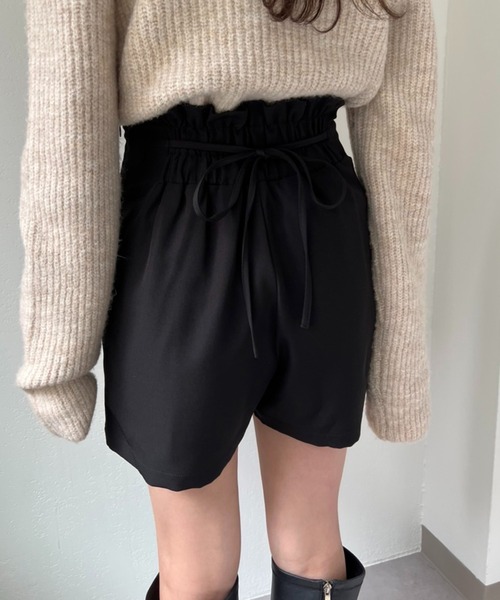 one after another NICE CLAUP(ワンアフターアナザーナイスクラップ)の「美シルエットでスタイルアップ。ハイウエストショートパンツ(その他パンツ・レディース・ブラック/ホワイト系その他/ブラック系その他・FREE)」の8枚目の写真