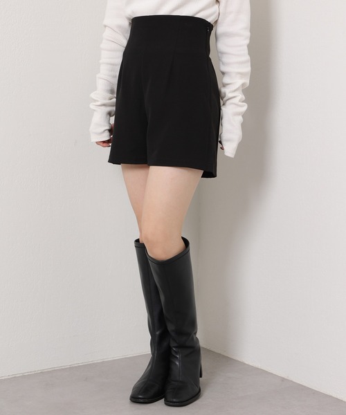 one after another NICE CLAUP(ワンアフターアナザーナイスクラップ)の「美シルエットでスタイルアップ。ハイウエストショートパンツ(その他パンツ・レディース・ブラック/ホワイト系その他/ブラック系その他・FREE)」の22枚目の写真