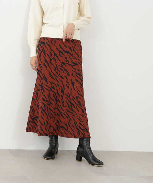 N.（N. Natural Beauty Basic）（エヌエヌナチュラルビューティーベーシック）の「アートプリントスカート（スカート・レディース・ホワイト系その他/ブラック系その他/ブラウン系その他・MEDIUM）」の5枚目の写真