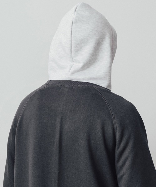 ANGLAN(アングラン)の「ANGLAN-Double Color Wappen Raglan Hoodie/アングラン ダブルカラーワッペンラグランパーカー(パーカー・メンズ・チャコールグレー/ネイビー・FREE)」の12枚目の写真