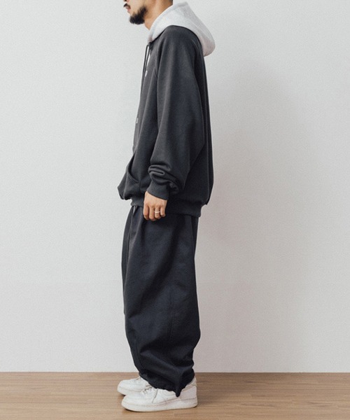 ANGLAN(アングラン)の「ANGLAN-Double Color Wappen Raglan Hoodie/アングラン ダブルカラーワッペンラグランパーカー(パーカー・メンズ・チャコールグレー/ネイビー・FREE)」の15枚目の写真