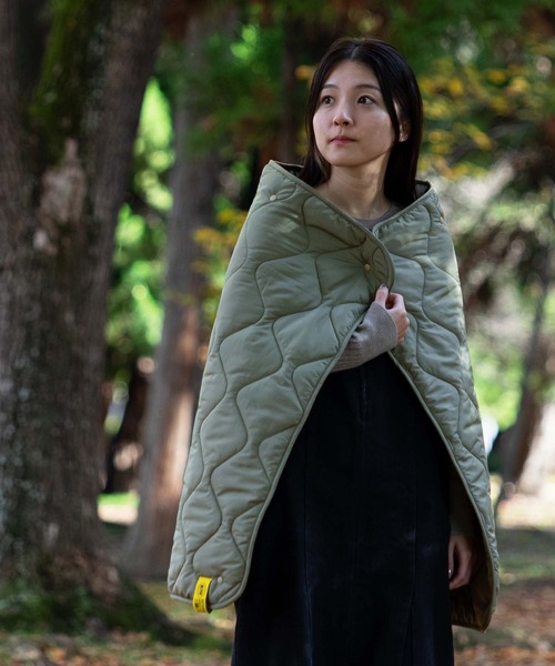KiU（キウ）の「丸洗い可能なアウトドアブランケット（ブランケット