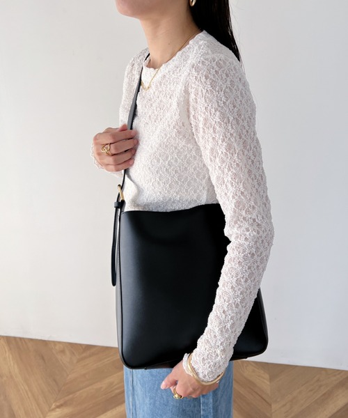 wears（ウェアーズ）の「【A4サイズ収納可】ポーチ付き PU バケツショルダーバッグ（ショルダーバッグ・レディース・ベージュ/ブラック・FREE）」の21枚目の写真