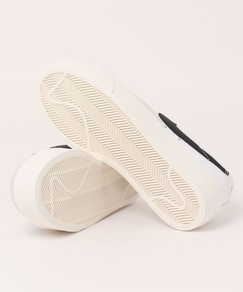 NIKE（ナイキ）の「【NIKE】ウィメンズブレーザーLOWプラットフ（スニーカー・レディース・ホワイト・23.5/24.5）」の3枚目の写真
