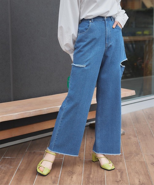 titivate(ティティベイト)の「サイドカットデザインパンツ(デニムパンツ・レディース・オフホワイト/ブルー/ライトブルー・L/M/S)」の3枚目の写真