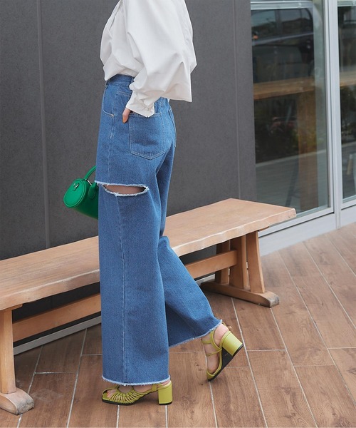 titivate(ティティベイト)の「サイドカットデザインパンツ(デニムパンツ・レディース・オフホワイト/ブルー/ライトブルー・L/M/S)」の13枚目の写真